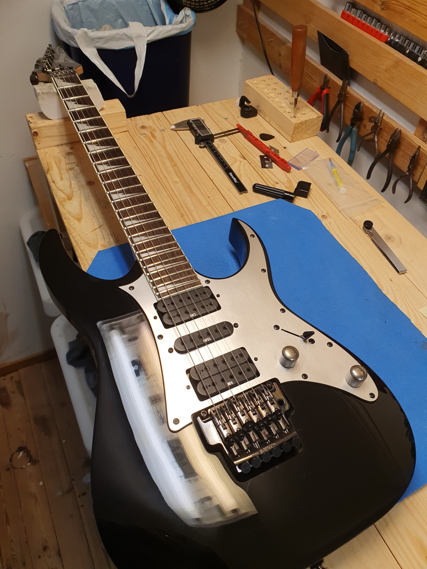 Ännu en Ibanez RG350 inne för banslip.