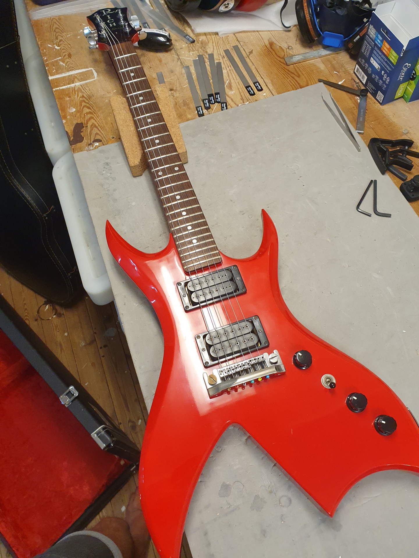 BC Rich, ny sadel jack, elektronik fix och setup.